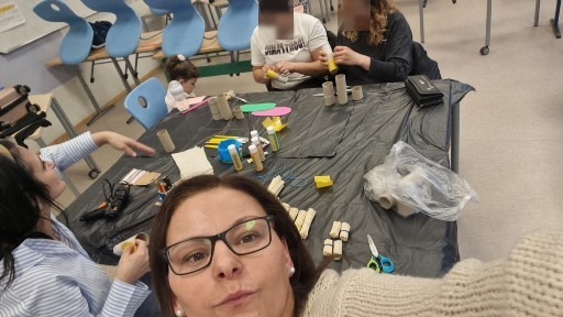 Kreatives Arbeiten mit Kindern und Eltern.